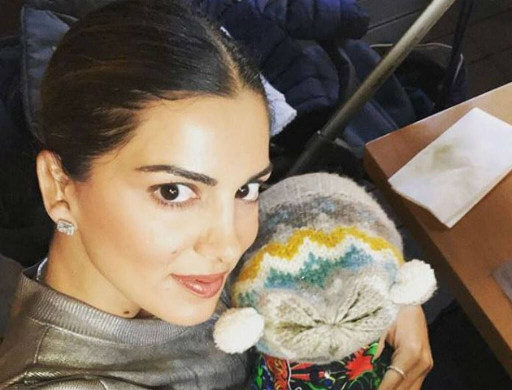 "Ώρα για αγκαλίτσες" - Η τρυφερή φώτο με την κόρη της