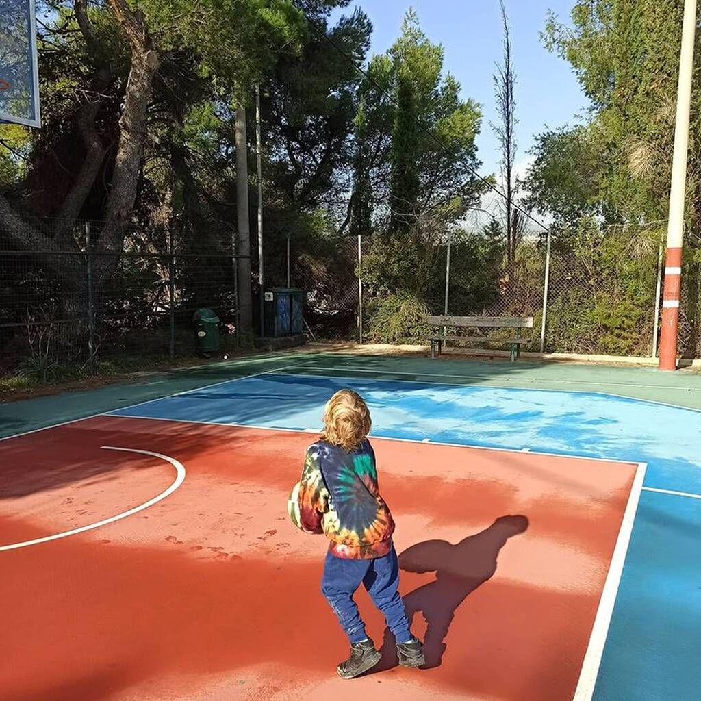 Ευδοκία Ρουμελιώτη: Παιχνίδια στην πισίνα με τον γιο της (pics)