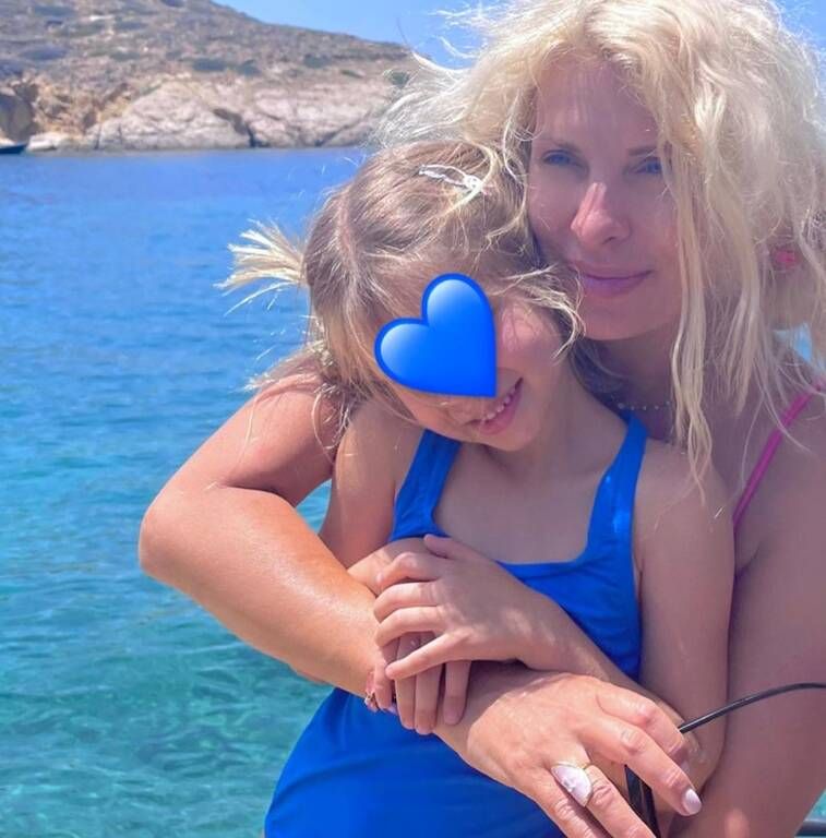 Ελένη Μενεγάκη: Οι καλοκαιρινές φώτο της Μαρίνας είναι το κάτι άλλο
