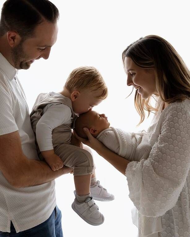 Instagram @tinyposers