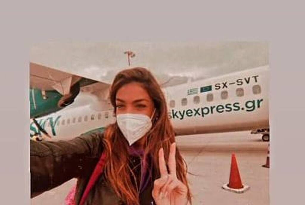 Ήβη Αδάμου: Στο αεροδρόμιο με την κόρη της (εικόνες)