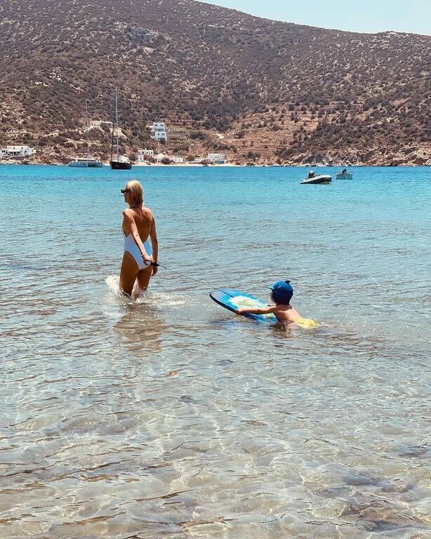 Βίκυ Καγιά: Το εντυπωσιακό χριστουγεννιάτικο δέντρο που στόλισε με τα παιδιά της