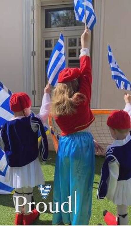 Τη φωτογραφία αυτή είχε δημοσιεύσει με αφορμή την ημέρα της Εθνικής Επετείου.