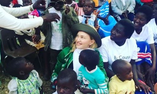 Madonna: Τι θέλει να κάνει για τα παιδιά στο Μαλάουι
