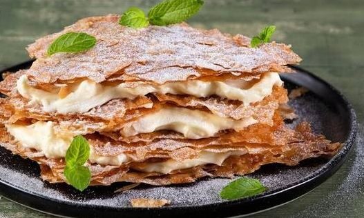 Ατομικό μιλφέιγ με τραγανό φύλλο και βελούδινη κρέμα