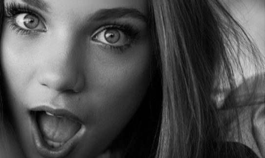 Ασκήσεις Face Yoga: Πρόγραμμα 4 ασκήσεων-Δοκιμάστε τις και θα νομίζουν ότι κάνατε facelift