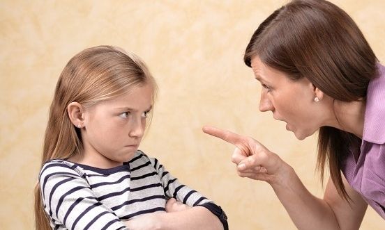 Νευρικό και ανυπάκουο παιδί: Γιατί οι φωνές των γονιών δεν βοηθούν