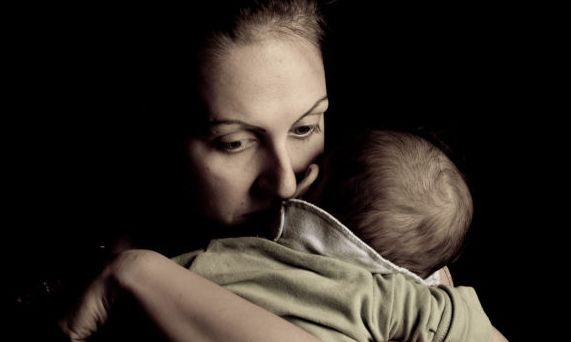 «Μέσα από αυτή την κόλαση που πέρασα, έγινα καλύτερη μητέρα από ότι φανταζόμουν»