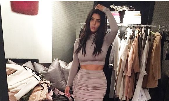 Η Kim Kardashian προσέλαβε μοντέλα για να δοκιμάζουν τα ρούχα της ντουλάπας της (pics)