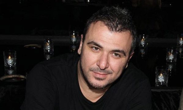 Αντώνης Ρέμος: Βλέπει το Voice με την Υβόννη και τη νεογέννητη κόρη του! (εικόνα)