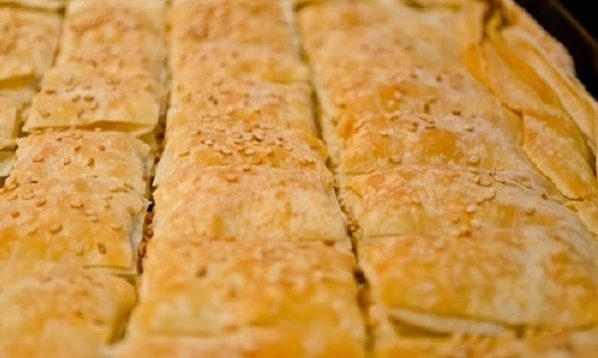 Συνταγή για πατατόπιτα σε χρόνο ρεκόρ!