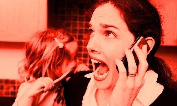 Ερευνα: Το 81% των γυναικών φοβάται ότι ένα παιδί μπορεί να σταθεί εμπόδιο στην καριέρα τους