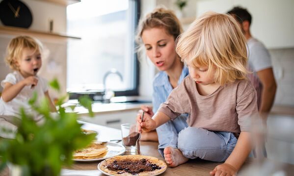 Tips για μαμάδες: Αυτά τα κόλπα μαγειρικής σίγουρα δεν τα γνωρίζετε (vid)