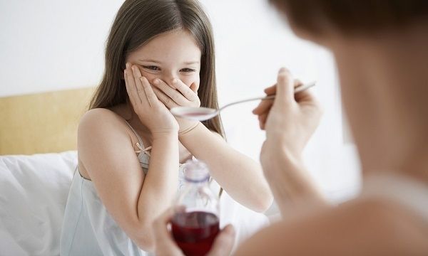 Γιατί δεν πρέπει να δίνετε με οικιακό κουτάλι τα σιρόπια στα παιδιά