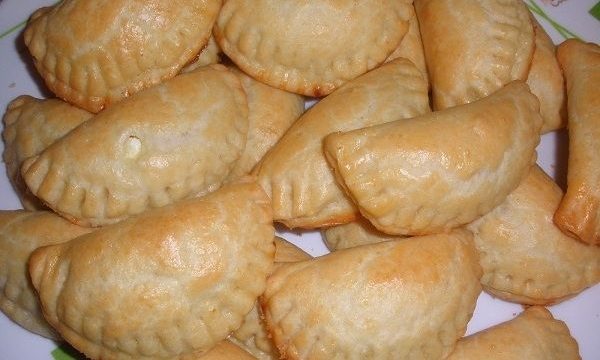 Συνταγή για τα πιο εύκολα και γρήγορα μαμαδίστικα τυροπιτάκια!