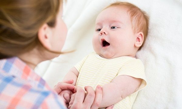 Πότε πρέπει να μιλήσει ένα μωρό;