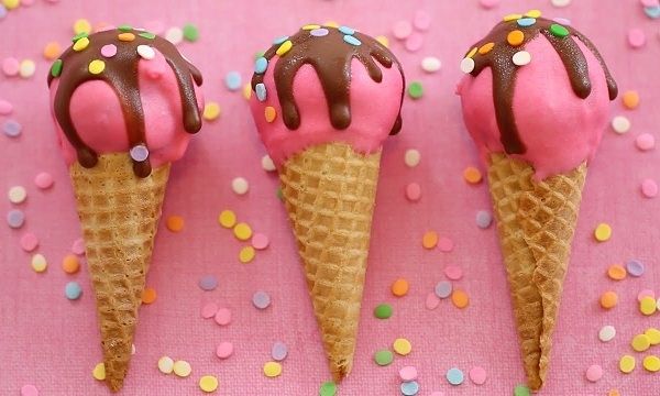 Cake pops σαν παγωτό (εικόνες & βίντεο)