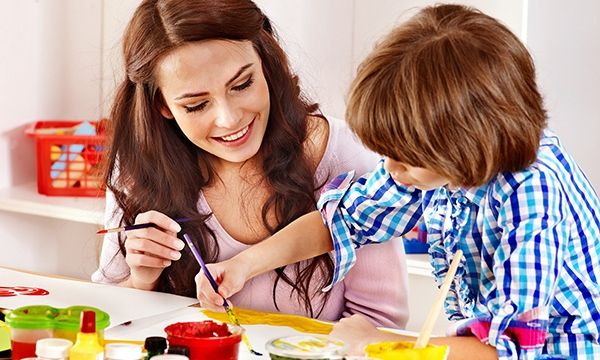 Εργοθεραπεία: Όλα όσα πρέπει να γνωρίζουν οι γονείς και πώς βοηθά τα παιδιά