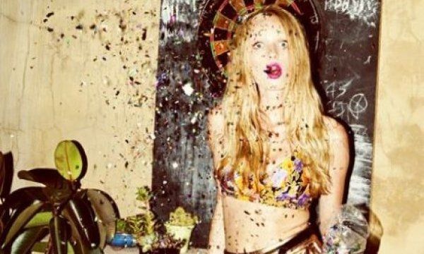 5 πράγματα που θα αντιμετωπίσεις ως single κορίτσι αυτά τα Χριστούγεννα