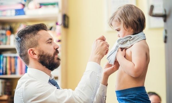 «Δεν θέλω να φορέσω αυτό το ρούχο, να μου φέρεις άλλο!»