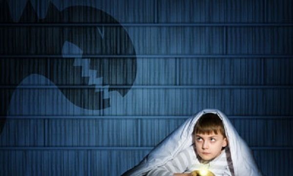 Τι φοβάται το παιδί; Οι φόβοι της παιδικής ηλικίας ανά ηλικία