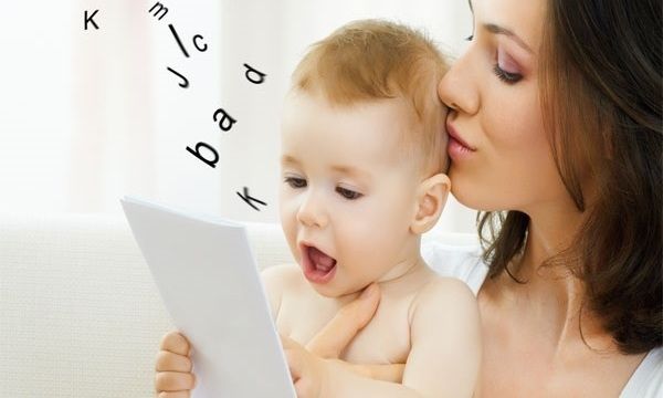 Αργεί να μιλήσει το παιδί; Τι πρέπει να γνωρίζετε