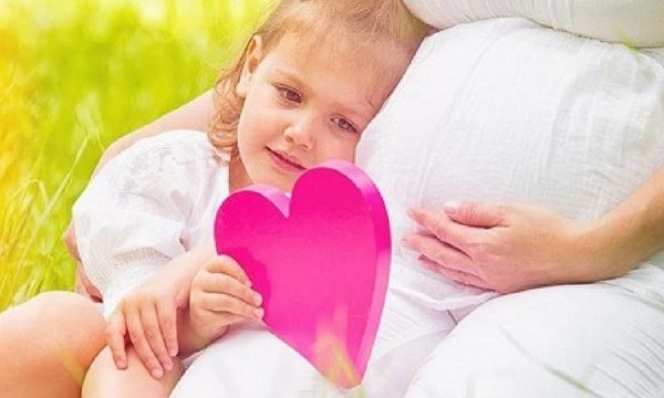 Πώς να προετοιμάσετε το μεγαλύτερο παιδί σας για το νέο του αδελφάκι