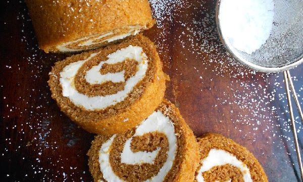 Pumpkin Roll με γέμιση κρέμας γιαουρτιού