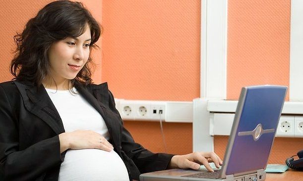 Είσαι έγκυος… μη νιώθεις τύψεις που πεινάς και βρίσκεσαι στο γραφείο! Οργανώσου σωστά και απόλαυσε το!