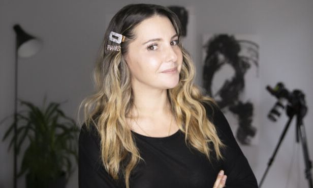 So hot! Δες πώς θα φτιάξεις TREShot modern flat waves με τη βοήθεια της Σοφίας Νομικού