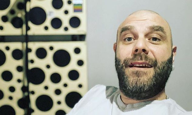 Μιχάλης Κουινέλης: Ο ευτυχισμένος μπαμπάς γιόρτασε τα γενέθλιά του με μια υπέροχη τούρτα!