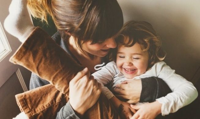 7 σημάδια ότι πρέπει να...χαλαρώσετε με το ρόλο της μαμάς!