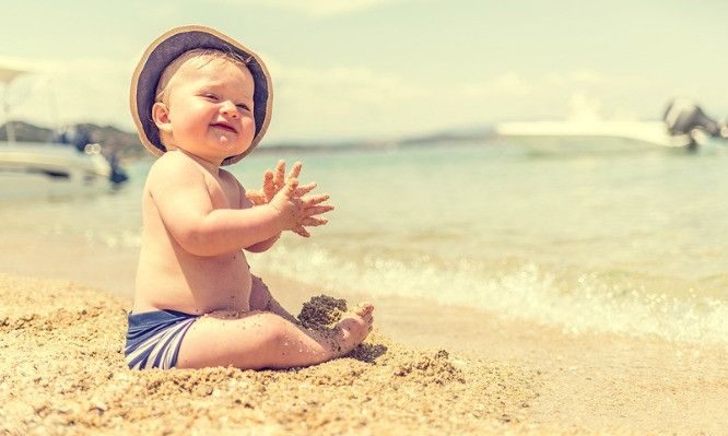 Τι να προσέξετε στη θάλασσα με το μωρό