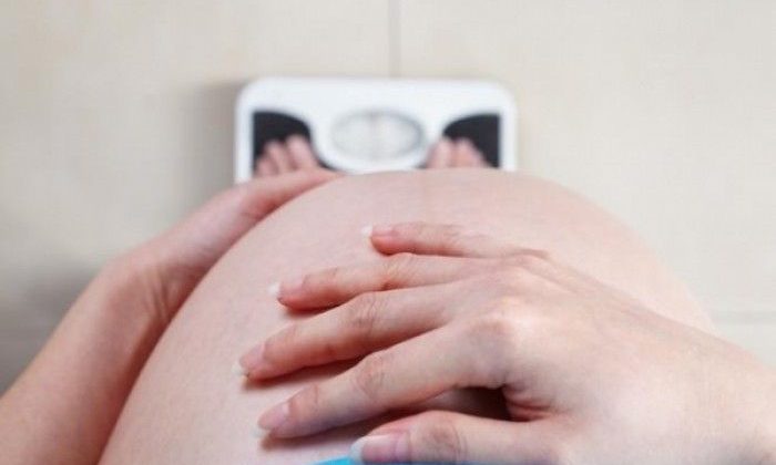 Παχύσαρκες γυναίκες γεννούν παχύσαρκα παιδιά!