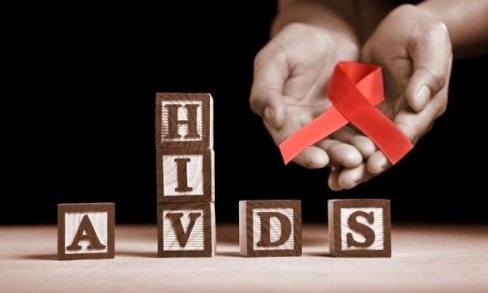 HIV & AIDS: Ποια είναι η διαφορά που όλοι πρέπει να γνωρίζουμε