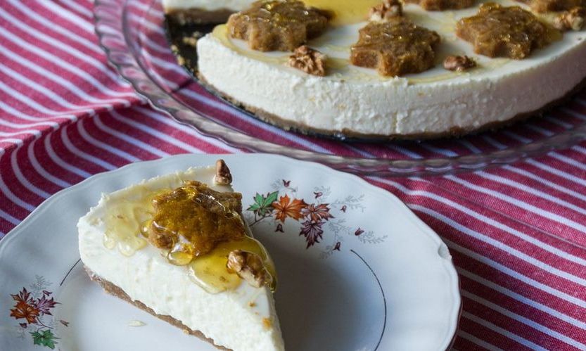 Cheesecake με μελομακάρονα από τον Άκη Πετρετζίκη