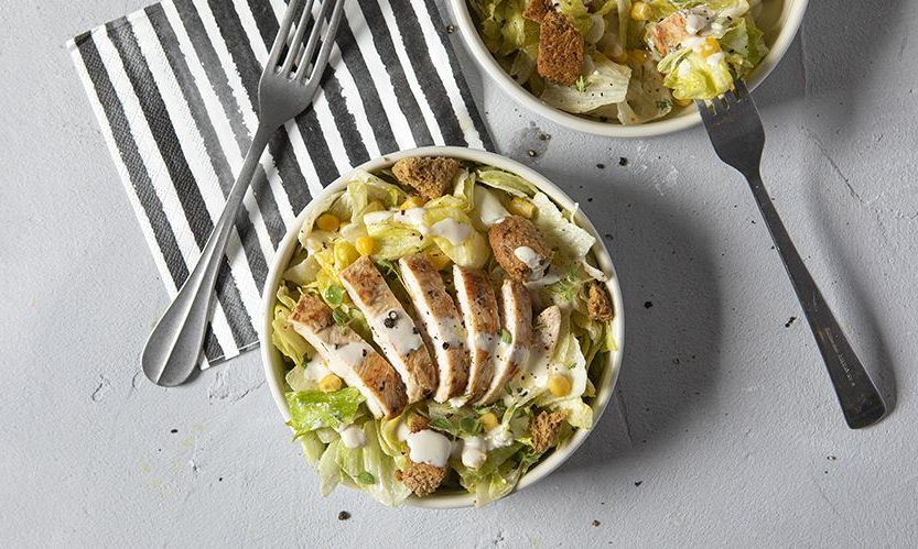 Light ceaser salad από τον Άκη Πετρετζίκη
