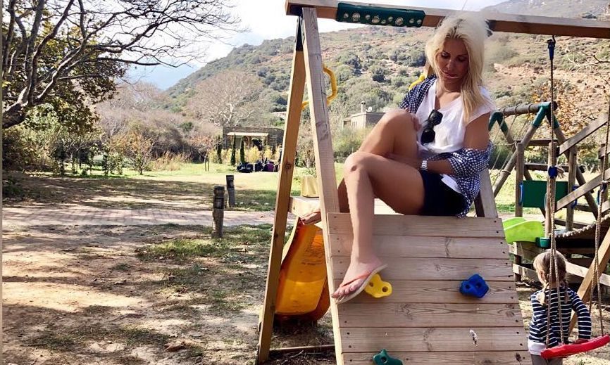 Άγγελος Λάτσιος: Το σχόλιο κάτω από τη φώτο της μαμάς του Ελένης Μενεγάκη (pics)