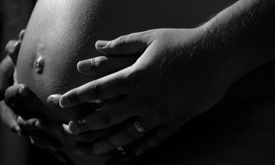 Όσα θέλετε να γνωρίζετε για το AIDS και την εγκυμοσύνη