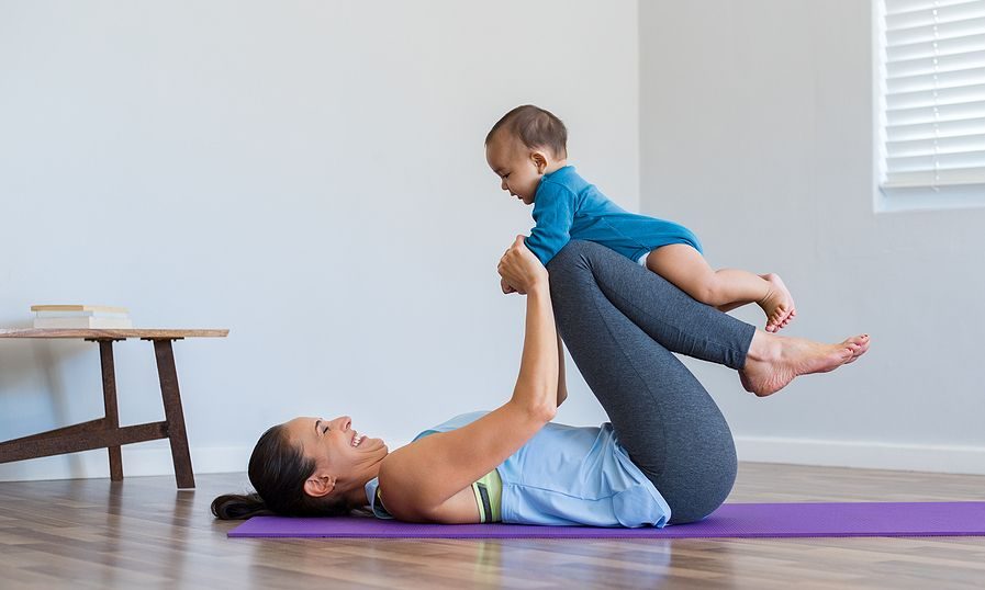 Tips για μαμάδες: 10 ασκήσεις για να χάσετε το λίπος στην κοιλιά