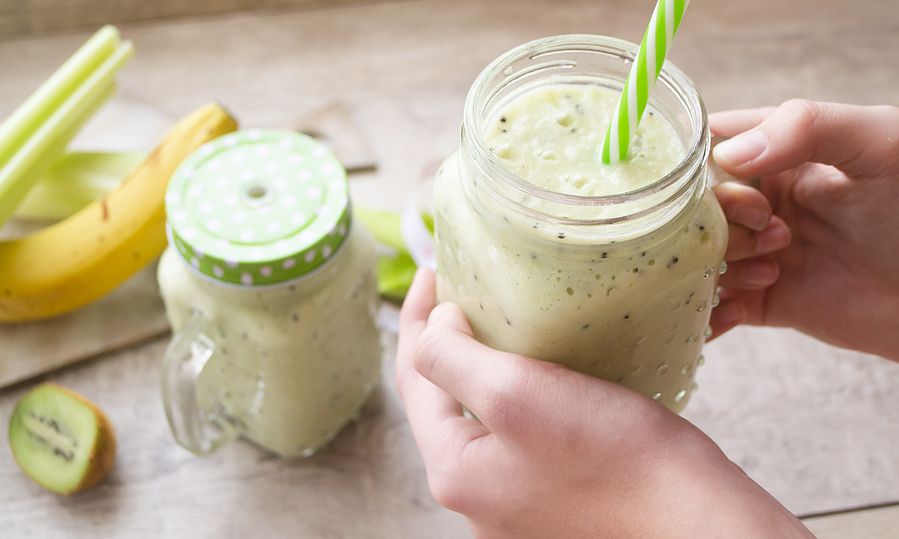 Tips για μαμάδες: Πιείτε αυτό το smoothie πριν κοιμηθείτε και χάστε κιλά