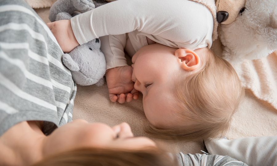 Πιπίλα ή δάχτυλο: Τα προβλήματα που δημιουργούνται στα δόντια του παιδιού