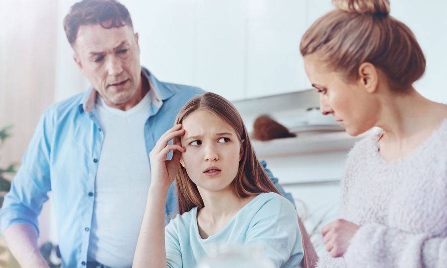 Προκλητική συμπεριφορά εφήβων: Πότε πρέπει να ανησυχήσουν οι γονείς;