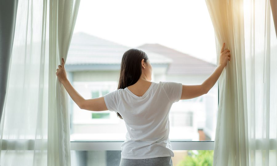 Έξυπνα tips για να καθαρίσετε αποτελεσματικά τις κουρτίνες του σπιτιού (pics)