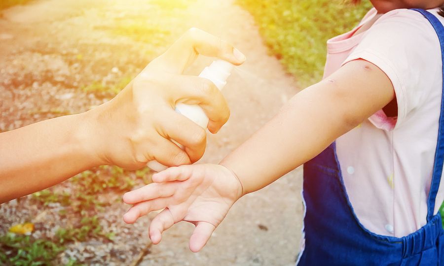 Κουνούπια: Τι να προσέχουμε όταν χρησιμοποιούμε εντομοαπωθητικό σώματος;