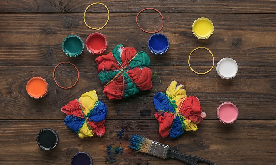 Πώς θα φτιάξετε απίθανες tie-dye μαξιλαροθήκες και σεντόνια για τα παιδιά