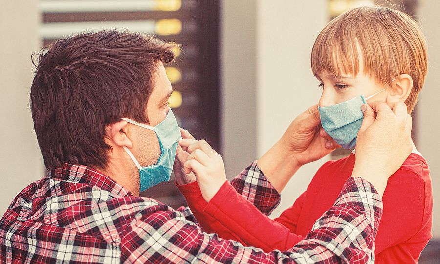 COVID-19: Οι μπαμπάδες είναι πιο θετικοί στον εμβολιασμό των παιδιών από τις μαμάδες