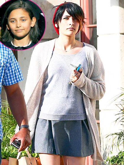 1367876531 ag004094 03 paris-jackson-560