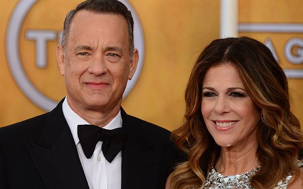 Tom Hanks and wife 3294793b