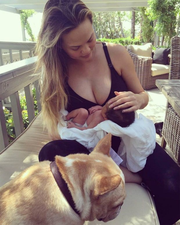 chrissy teigen 57dd7ebd 9a36 4456 8f6c 1b1976b69a47